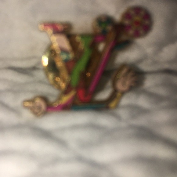 Louis Vuitton Takashi Murakami Moca Hands pin